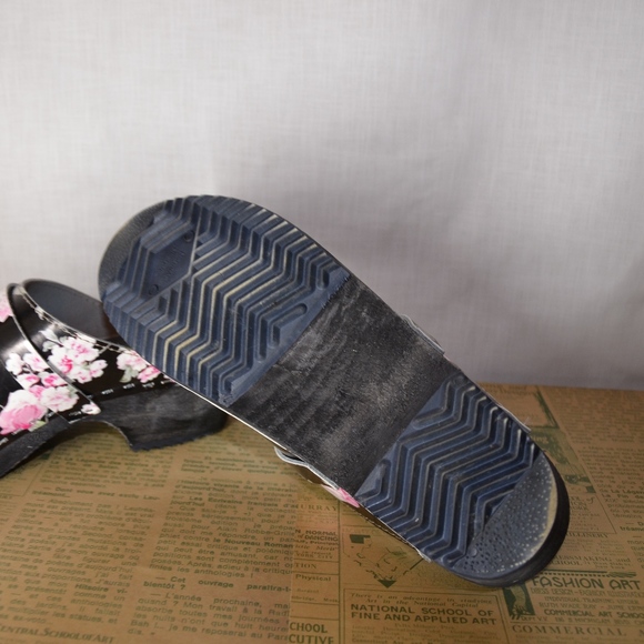 Lotta from Stockholm Women's Stylish Rose Clog - Picture 8 of 8